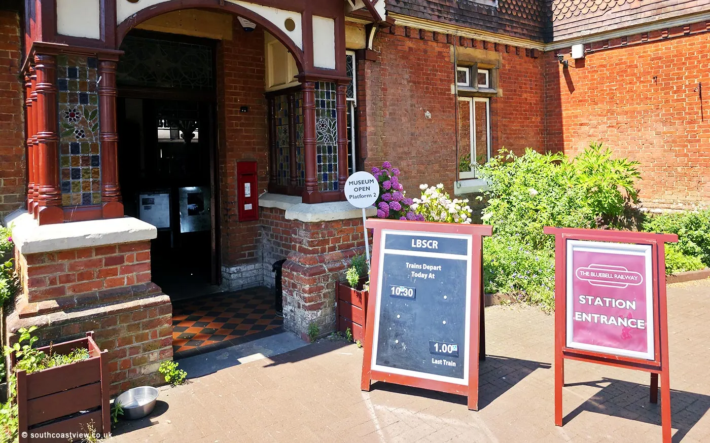 Entrace to the ticket office at Sheffield Park Train Station Entrance to Sheffield Park Station.